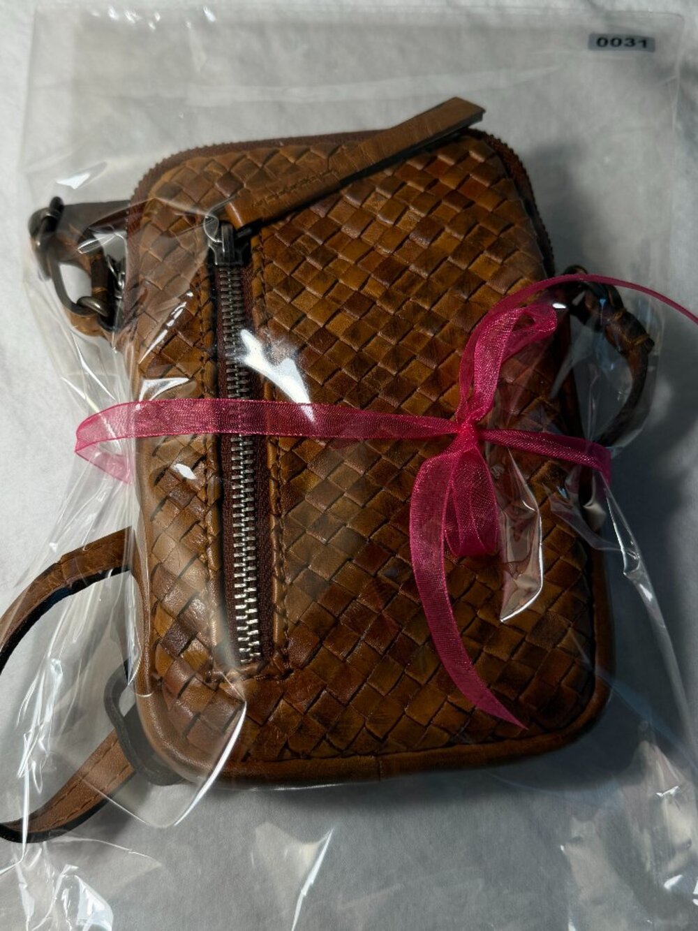 Wild West Los Angeles Woven Leather Crossbody Phone Bag Cognac Brown Minimalist - Picture 13 of 14